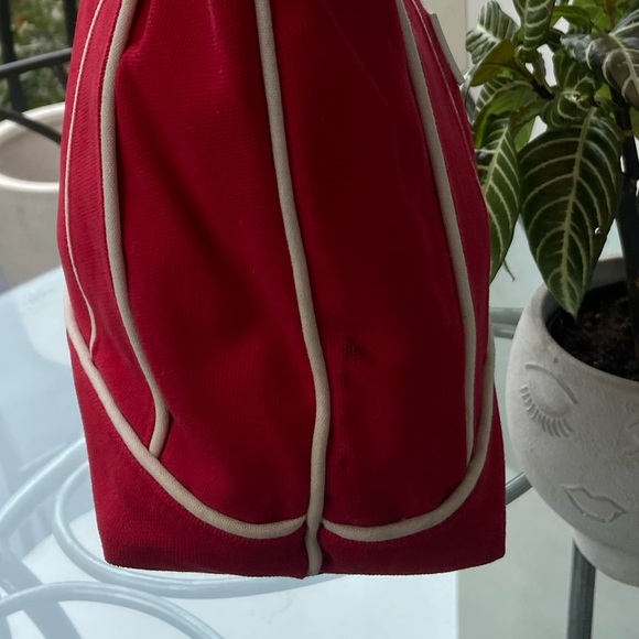 FINAL SALE!🚨Vera Bradley red canvas tote with white piping - Picture 4 of 8